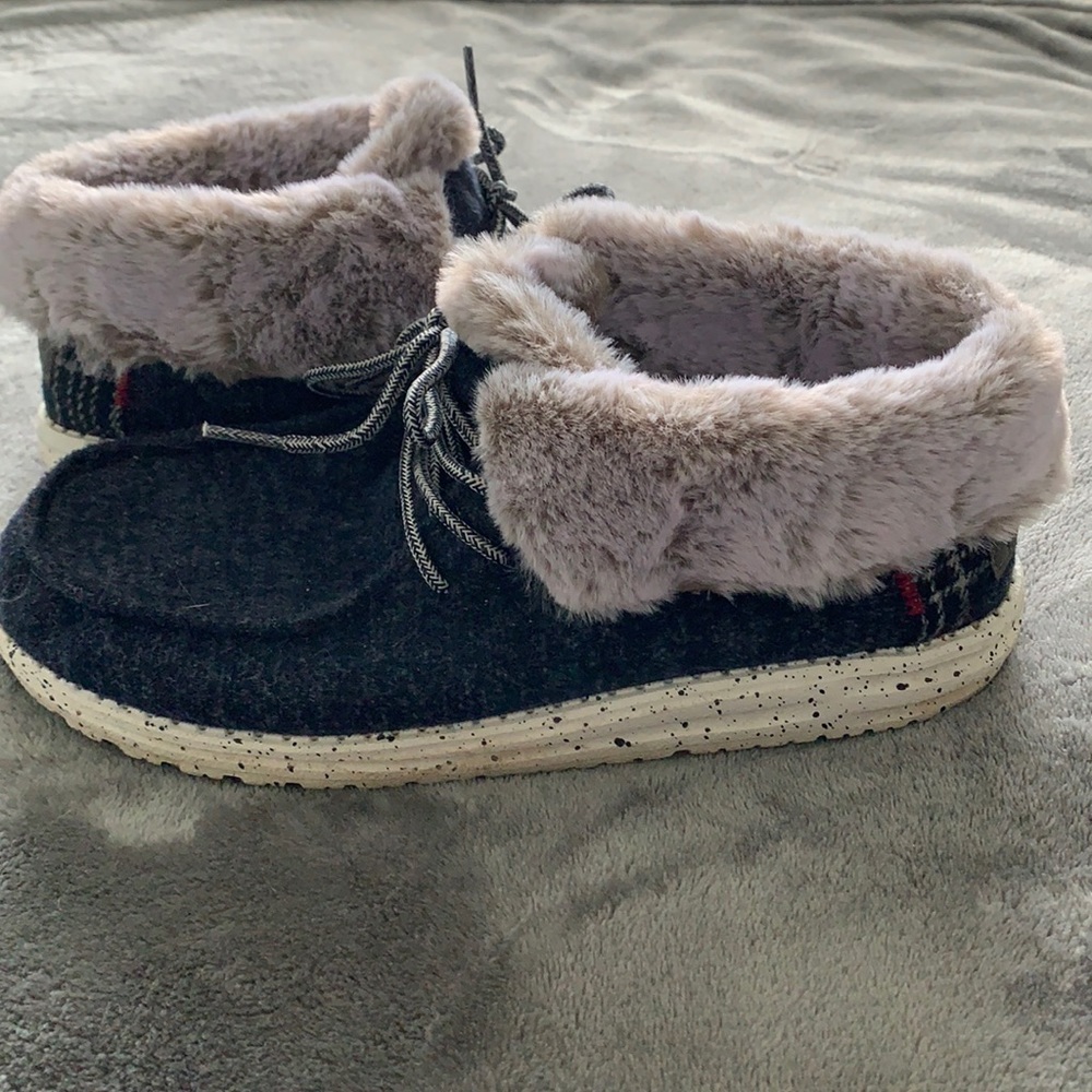 Hey Dude’s Britt in Navy - Like New Condition